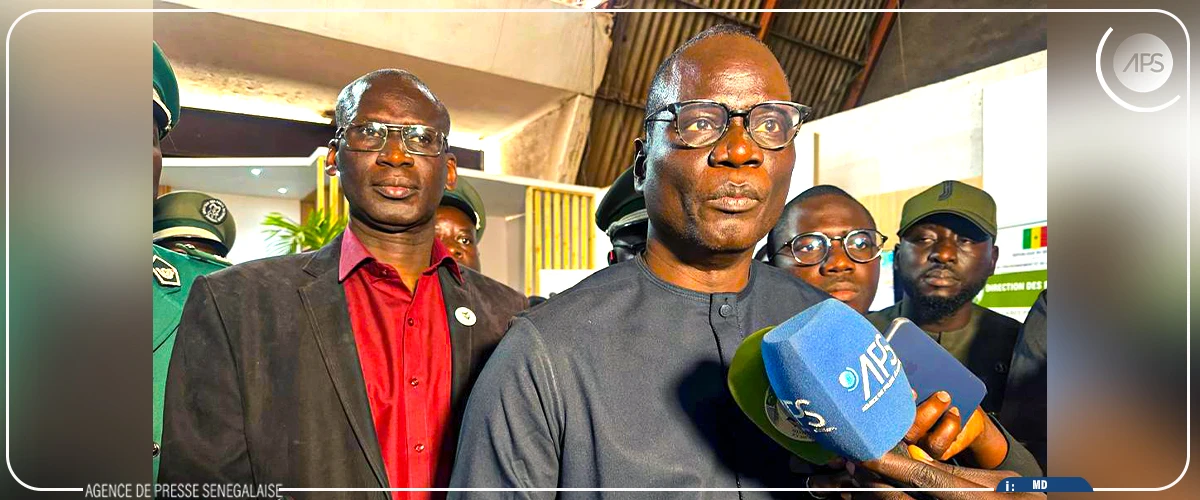 Elhadj Abdourahmane Diouf vante la richesse du stand de son ministère à la FIDAK