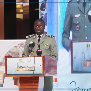 Le DG des Douanes appelle à consolider la confiance avec les opérateurs économiques