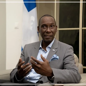 Une pièce de théâtre explore les réalités de l’eau en Afrique et au Québec