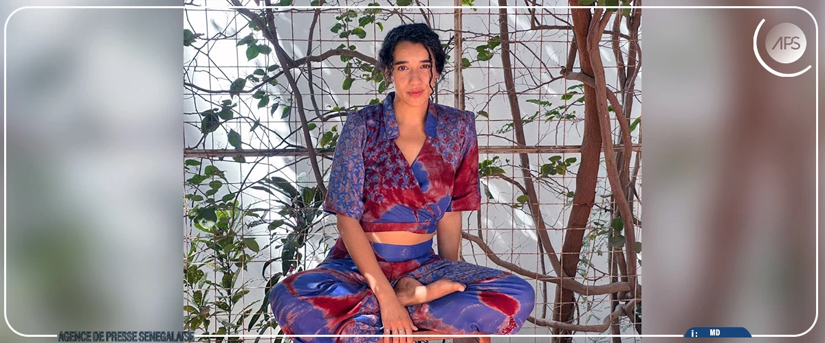 A Saint-Louis, la conteuse Lætitia Troussel-Luber explore les liens entre la parole, le fil et la mémoire