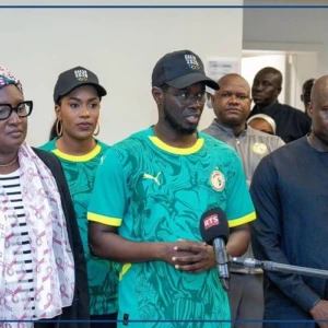 CAN 2025 : le président Faye remet le drapeau national aux Lions, mercredi