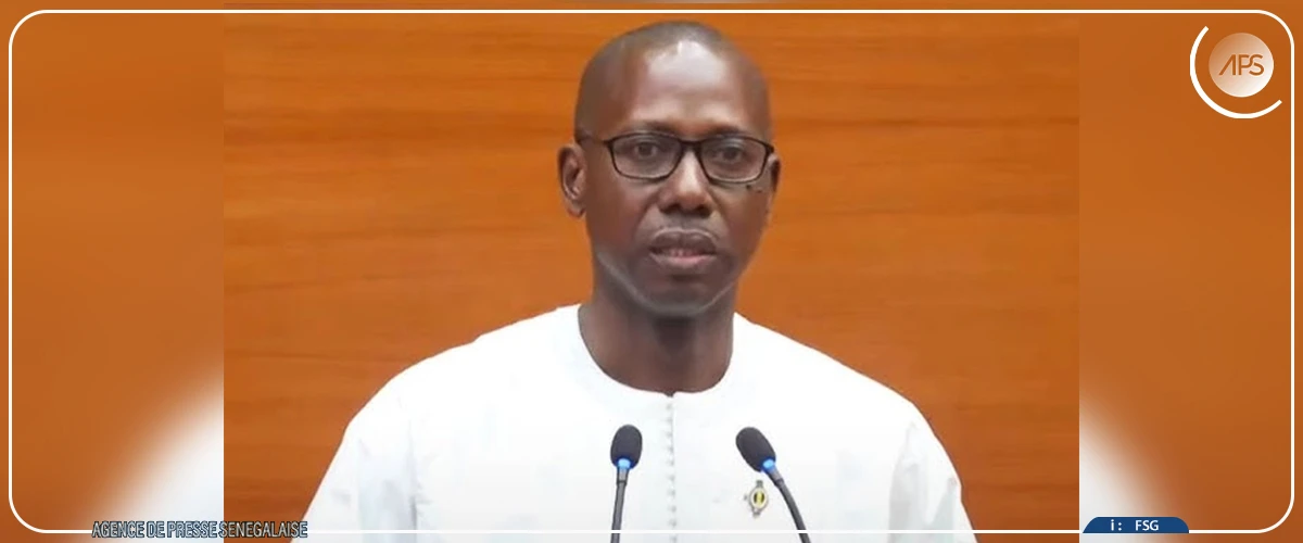 Le ministre Cheikh Tidiane Dièye interpellé sur la qualité des grilles avaloirs et la fermeture du Canal de Fass