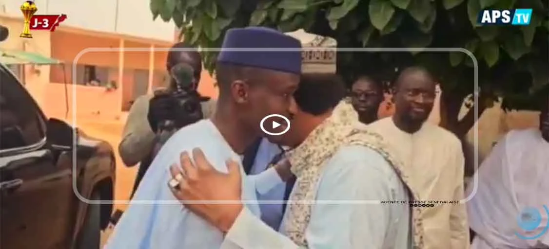 Le ministre de l’Intérieur en visite de courtoisie chez le Khalife de la famille omarienne