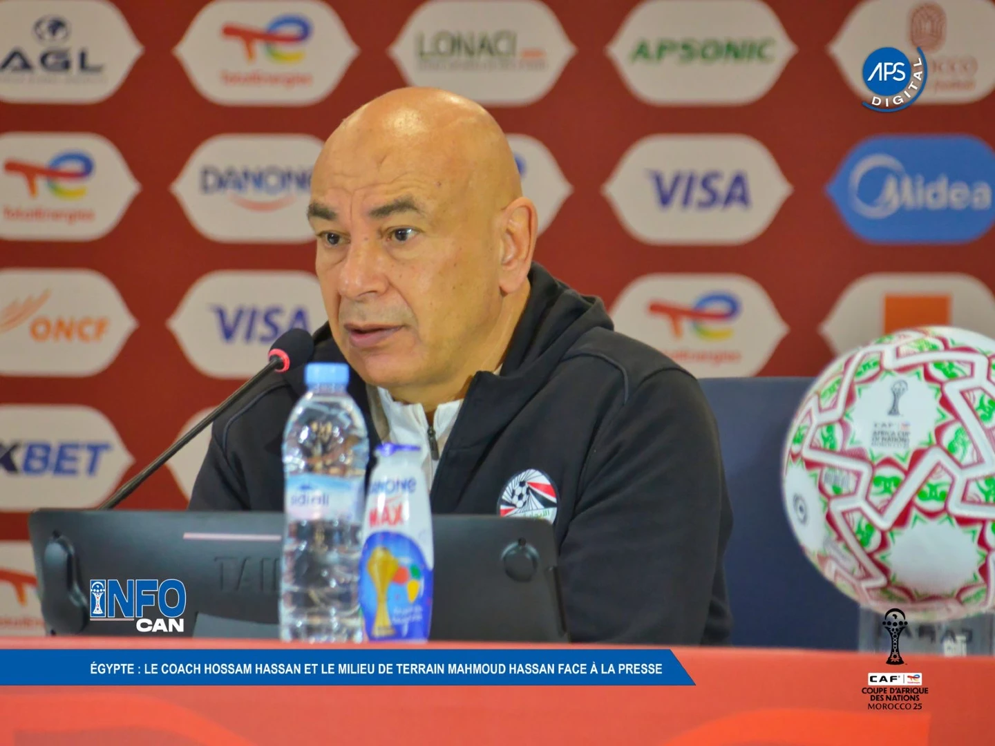 Égypte : le coach Hossam Hassan et le milieu de terrain Mahmoud Hassan face à la presse