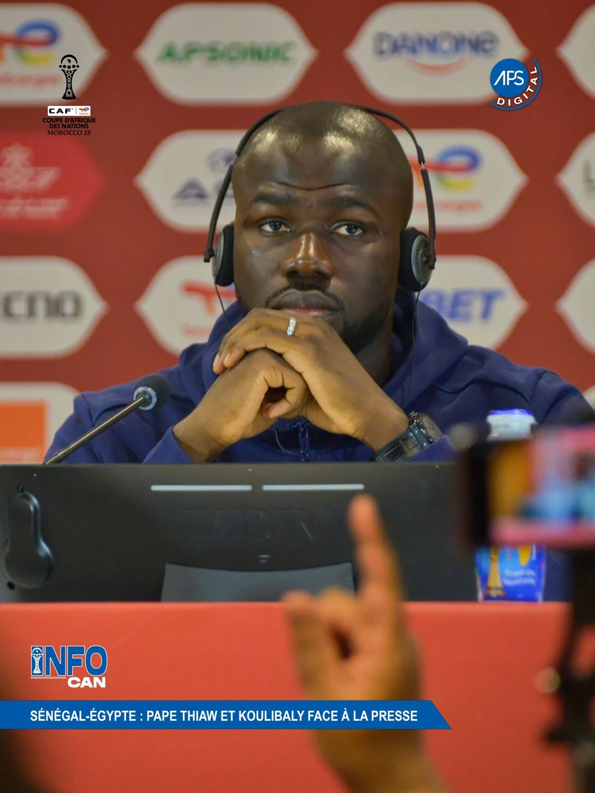 Égypte : le coach Hossam Hassan et le milieu de terrain Mahmoud Hassan face à la presse