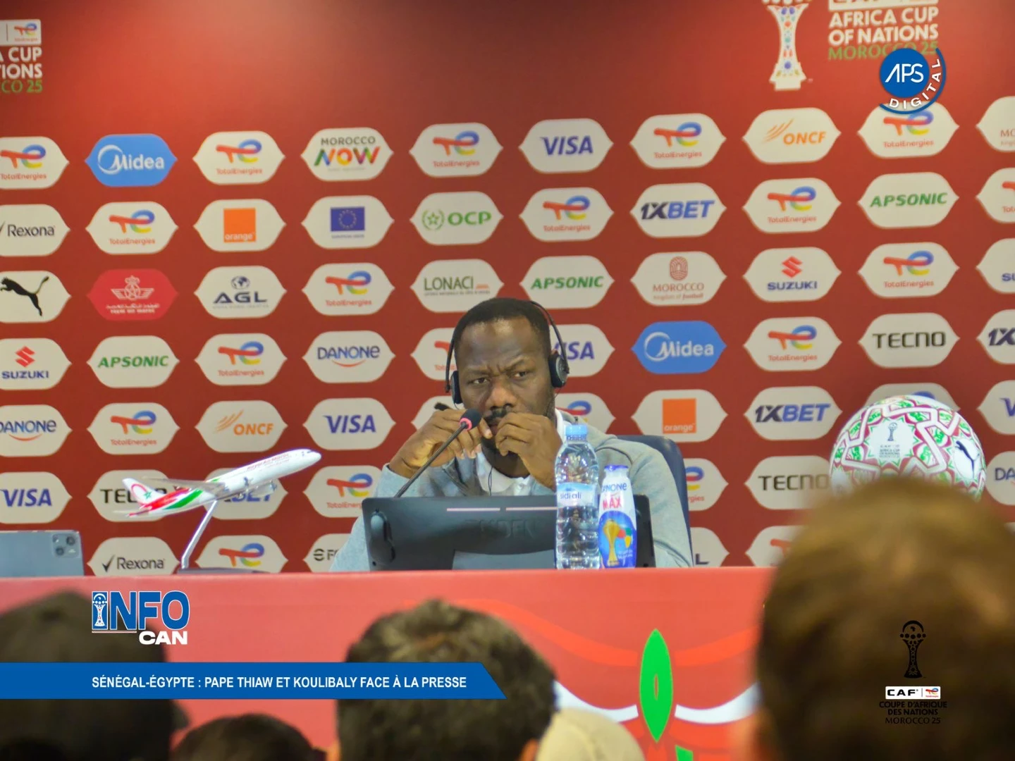 Égypte : le coach Hossam Hassan et le milieu de terrain Mahmoud Hassan face à la presse