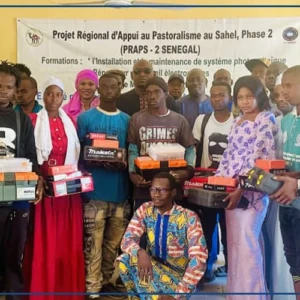 Du matériel de démarrage d'activités professionnelles remis à des jeunes de Bakel