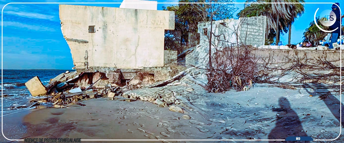 Sur l’île de Dionewar, l’angoisse quotidienne de la montée des eaux