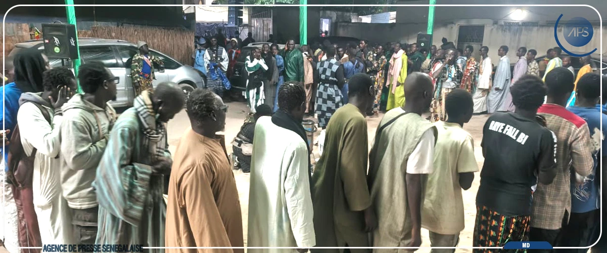 Porokhane: une veillée religieuse rythmée par les ”zikrs” et les khassaïdes