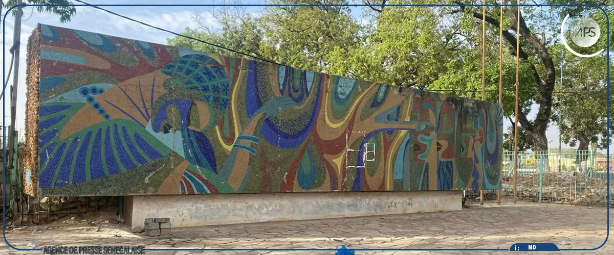 Le ministre Amadou Ba exprime sa ”vive indignation” suite à la destruction d’une mosaïque murale à Thiès