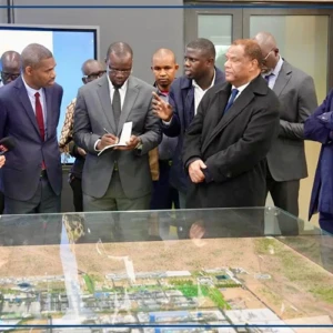 Ousmane Sonko visite l'OCP et l'Université polytechnique Mohamed VI avant de s'envoler pour Dakar