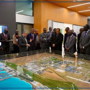 Ousmane Sonko visite l'OCP et l'Université polytechnique Mohamed VI avant de s'envoler pour Dakar