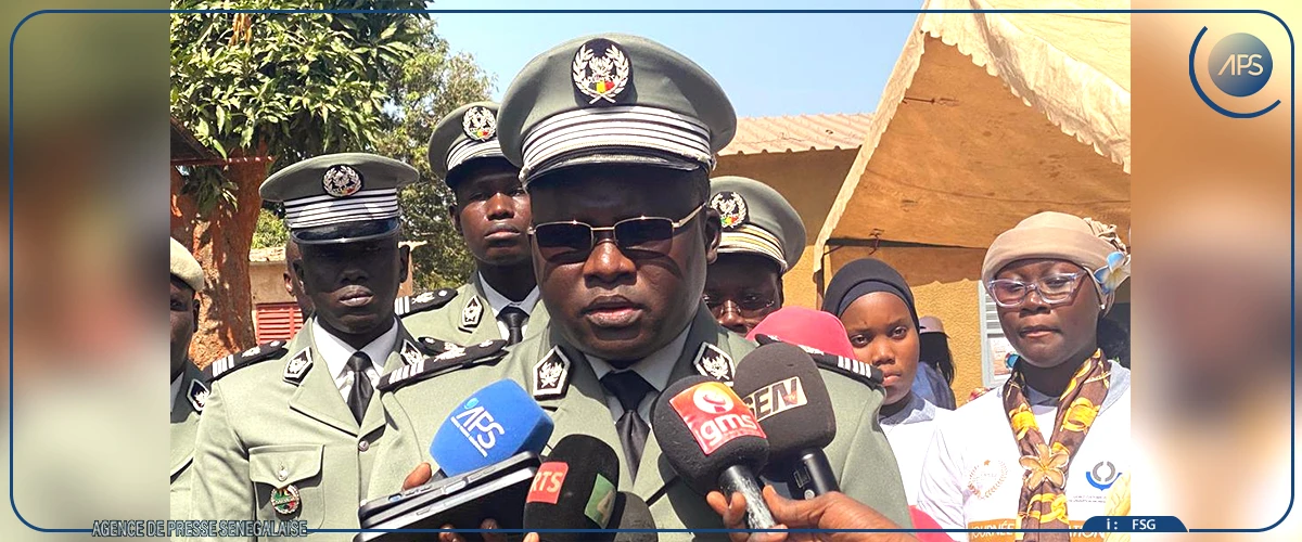 Ziguinchor : les Douanes offrent du matériel au lycée Périssac et sensibilisent les élèves sur leurs missions