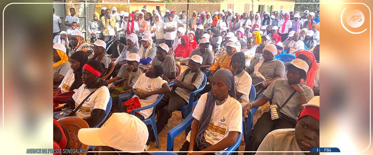 Ziguinchor : les Douanes offrent du matériel au lycée Périssac et sensibilisent les élèves sur leurs missions