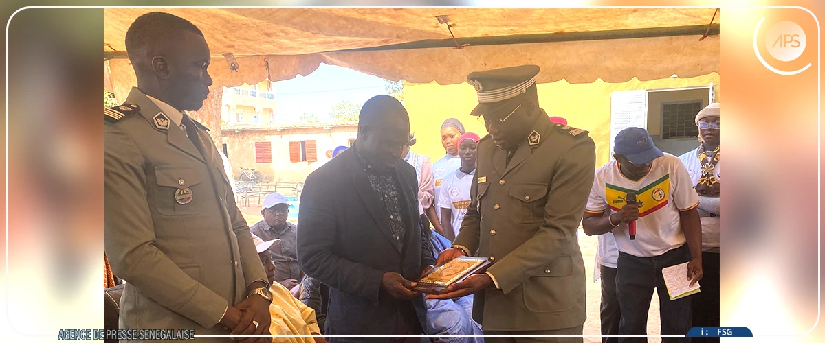 Ziguinchor : les Douanes offrent du matériel au lycée Périssac et sensibilisent les élèves sur leurs missions