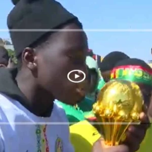 Dakar en liesse : parade historique des Lions du Sénégal portés par la ferveur populaire