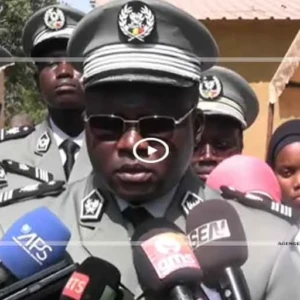 Ziguinchor : les Douanes dotent le lycée Périssac de matériel et sensibilisent les élèves à leurs...