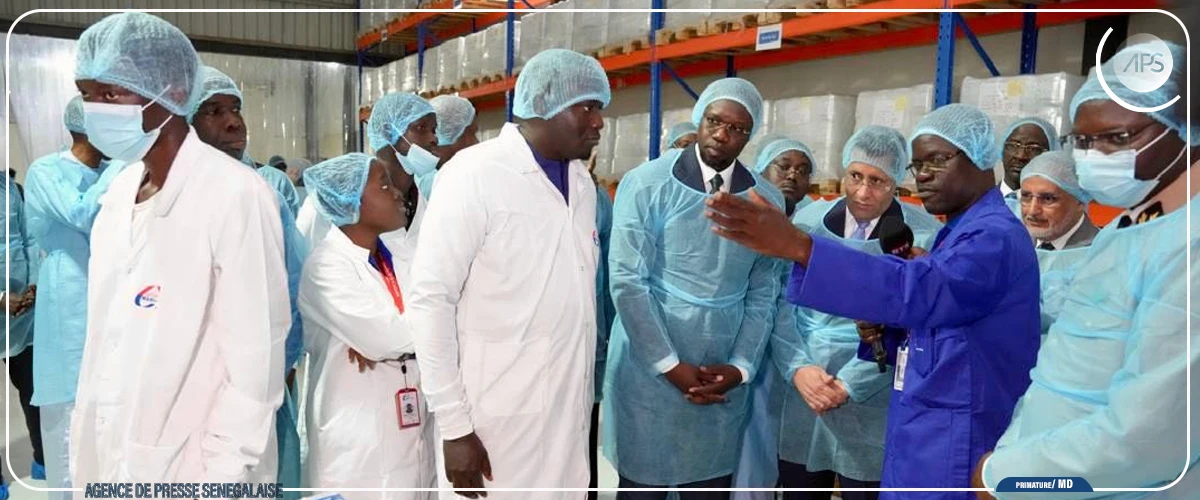 Ousmane Sonko visite une usine de production de consommables de dialyse à Pout