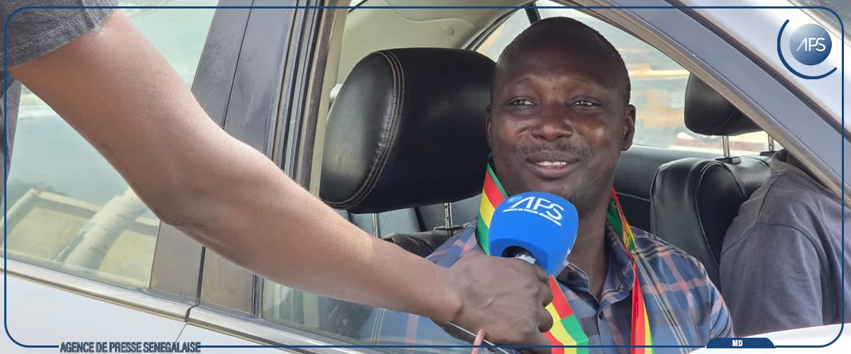 À Thiès, la vente d'effigies et d'articles sportifs en plein essor