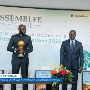 Fierté nationale : le trophée de la CAN 2025 à l’honneur à l’Assemblée nationale