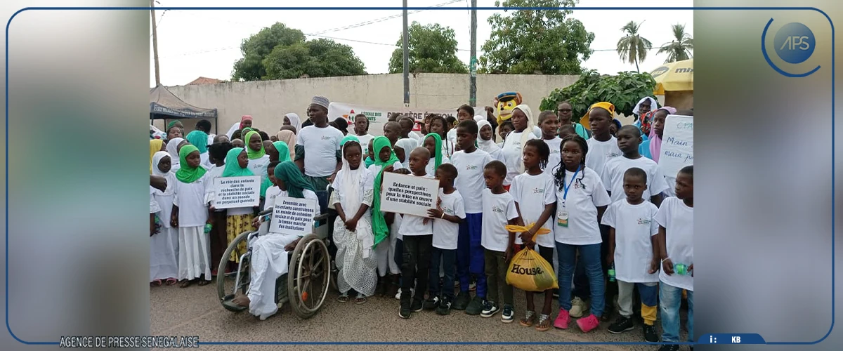 Ziguinchor : une association marche pour la protection de l’enfance et la paix dans la région
