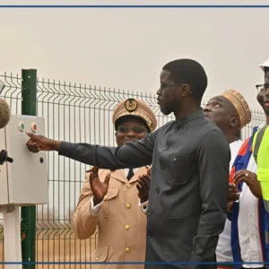 Tambacounda : le chef de l’Etat met en service une centrale électrique à Ségoucoura