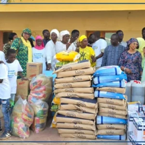 La CEDEAO offre des denrées alimentaires et du matériel didactique à l’INEFJA de Thiès