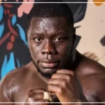 Franc prend le dessus sur Tapha Tine et garde son invincibilité