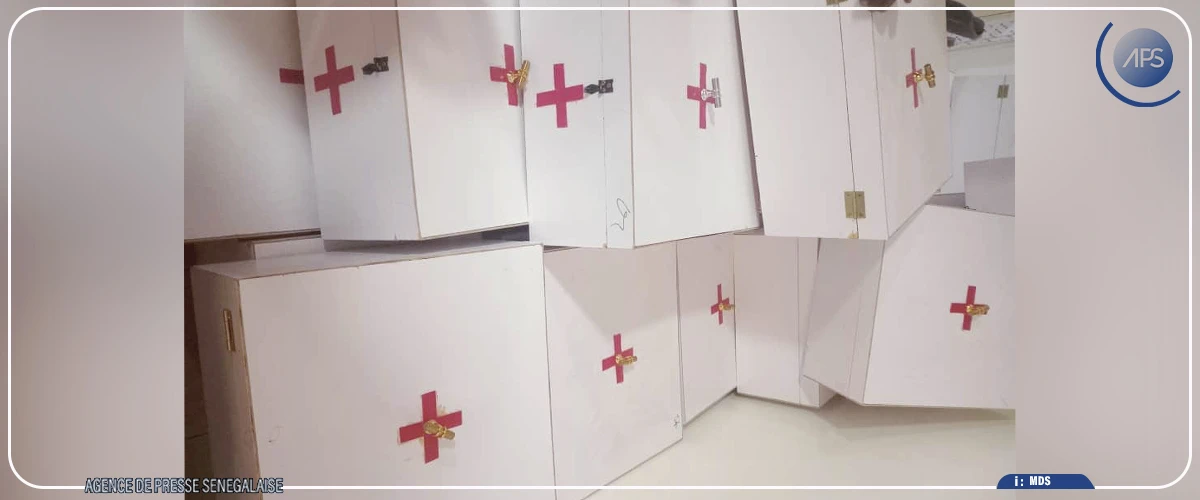 Kaffrine : plus de quarante boîtes à pharmacie remises aux établissements scolaires de la région