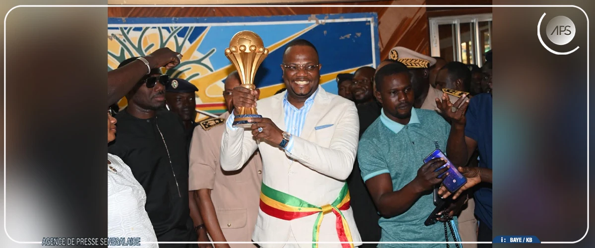 Kaolack : le trophée de la CAN présenté aux autorités et à la population