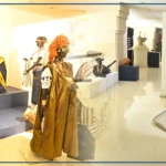 La "cour royale de Maam", une exposition immersive au cœur des trésors vestimentaires du pays