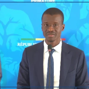 Des grenades lacrymogènes et des armes tranchantes découvertes dans des chambres d'étudiants (ministre)