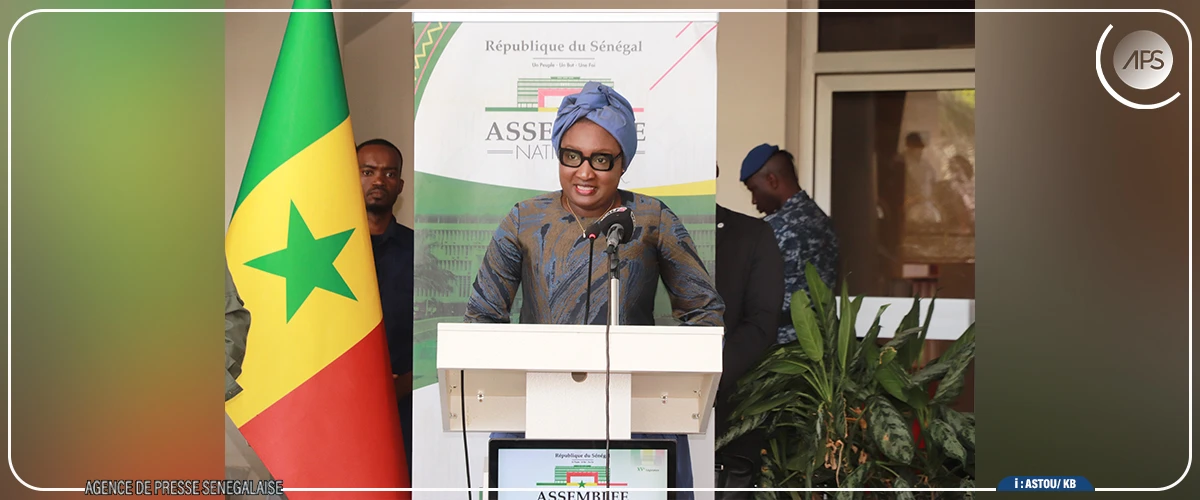 Le trophée de la CAN présenté à l’Assemblée nationale