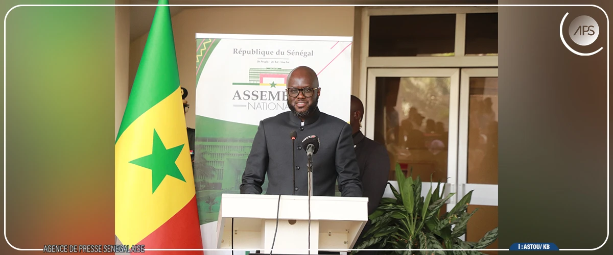 Le trophée de la CAN présenté à l’Assemblée nationale