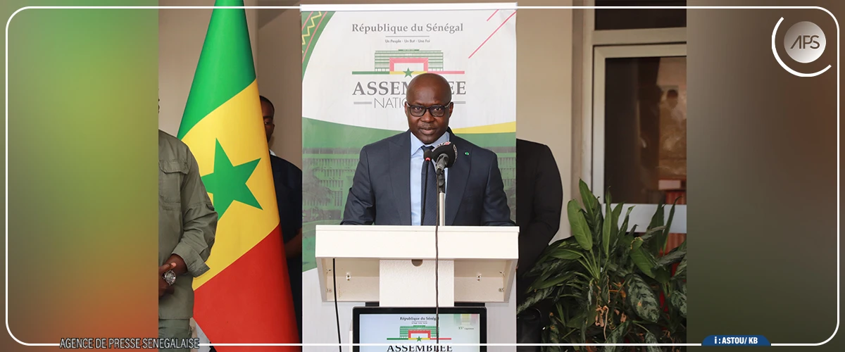 Le trophée de la CAN présenté à l’Assemblée nationale