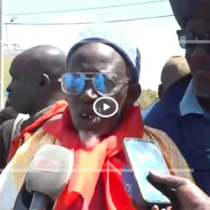 Keur Moussa : des producteurs déversent pommes de terre et oignons sur la RN1 pour dénoncer la crise