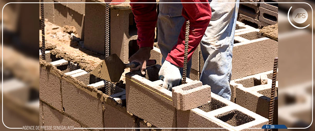 A Bakel, foi en bandoulière, des artisans bravent la chaleur pour leur pain du Ramadan
