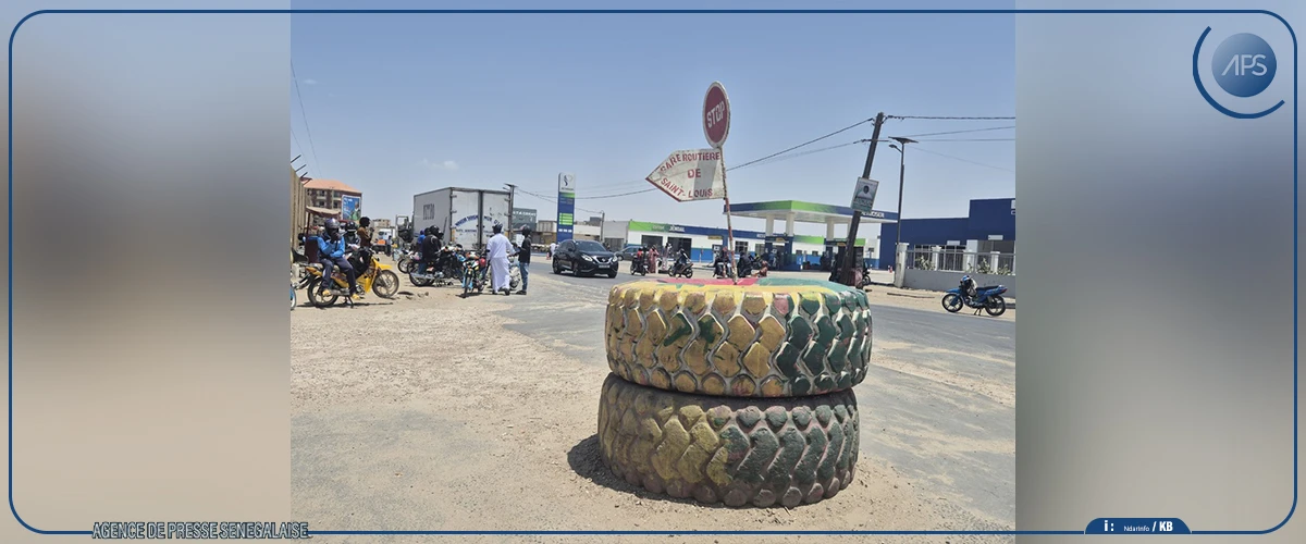 Grève des transporteurs : à Saint-Louis, les usagers se rabattent sur les bus et motos-taxis
