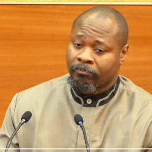 Guy Marius Sagna interpelle le gouvernement sur la gestion et la transformation de La Poste