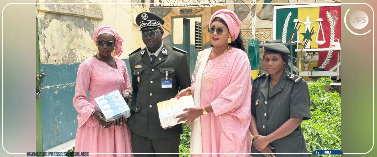 Des kits alimentaires et des serviettes hygiéniques à des détenues et des écolières de Saint-Louis