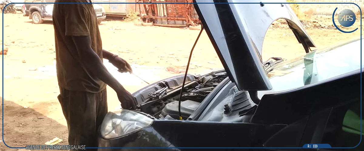 Sous les capots, les mécaniciens conjuguent jeûne et endurance à Ziguinchor
