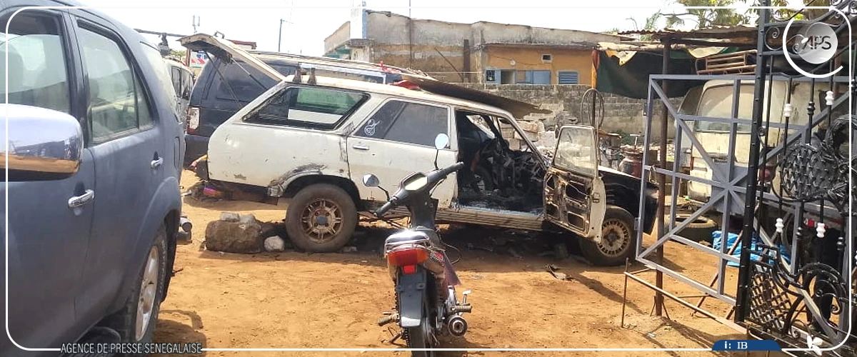 Sous les capots, les mécaniciens conjuguent jeûne et endurance à Ziguinchor