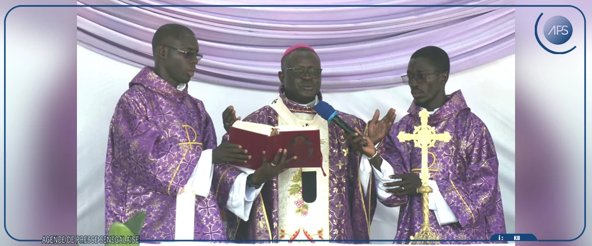 Mgr André Guèye invite les étudiants et les enseignants à faire preuve de compréhension envers le gouvernement