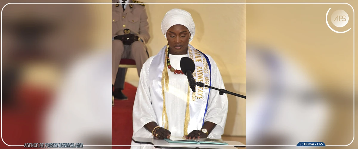 La Première dame remet des bourses à des filles du lycée scientifique d'excellence de Diourbel