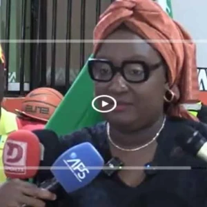 Thiès : Khady Diène Gaye remet le drapeau national aux Lions du basket en fauteuil