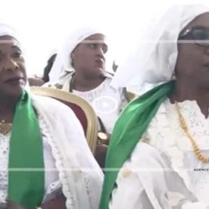 Les femmes de l’Assemblée nationale célèbrent la Journée internationale des droits des femmes.