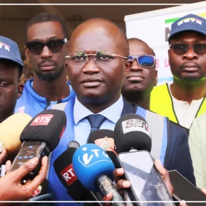 Transport interurbain : Yankhoba Diémé donne le coup d’envoi du contrôle technique des 6 882 “Cheikhou Charifou