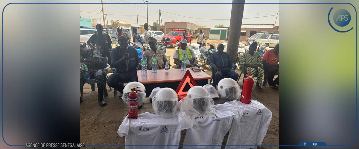 Bakel : du matériel de protection remis à des conducteurs de véhicules et de motos