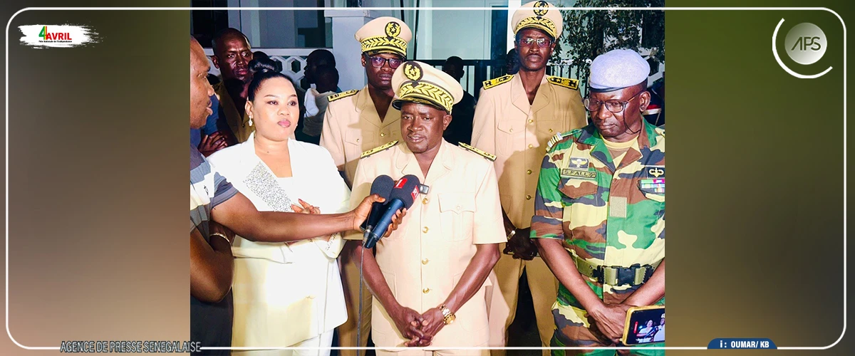 Diourbel : la retraite au flambeau, un moment de communion entre les FDS et les populations, selon le gouverneur