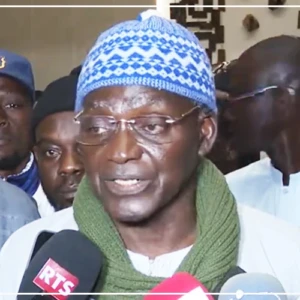 Les syndicats des transports routiers suspendent leur grève